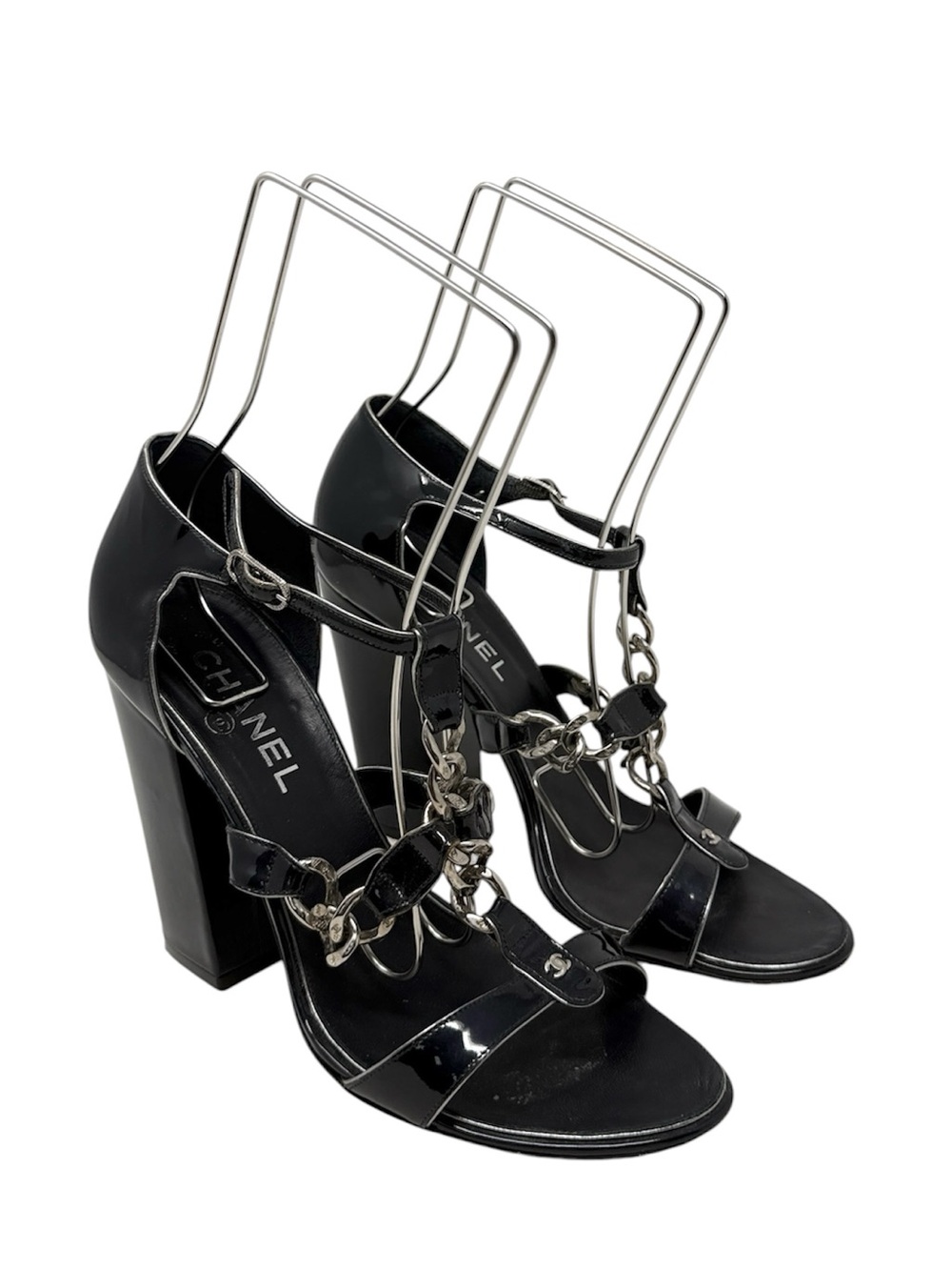 Chanel CC Patent Leather T Strap Silver Chain Accent Navy Blue Sandals Size 40 - Picture 2 of 12